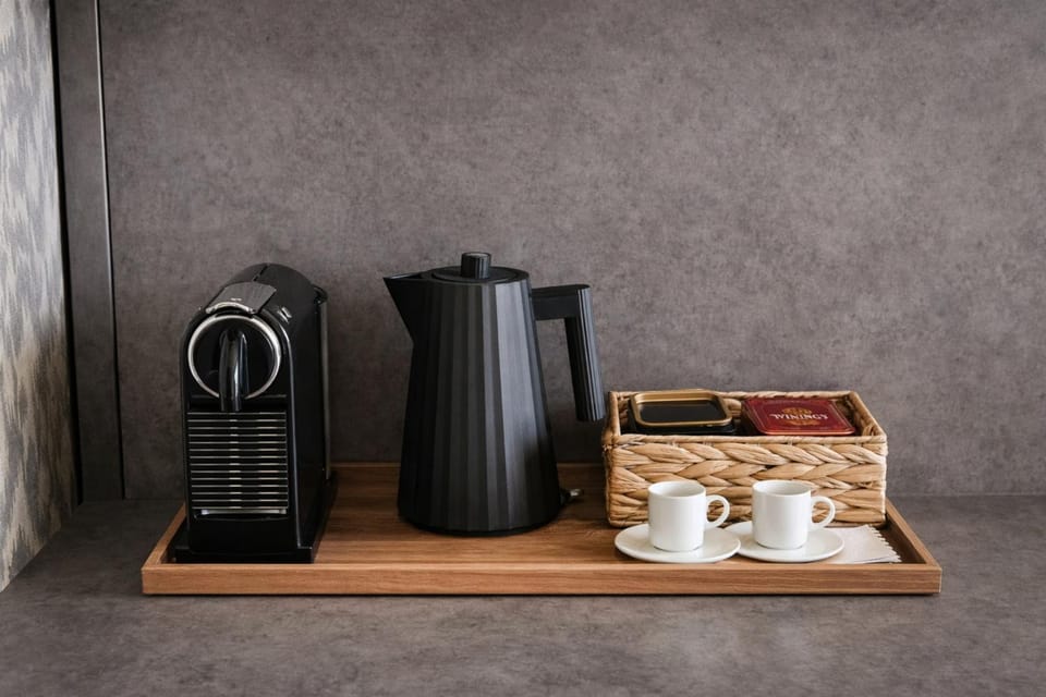 Coffee/tea facilities, Decorative detail