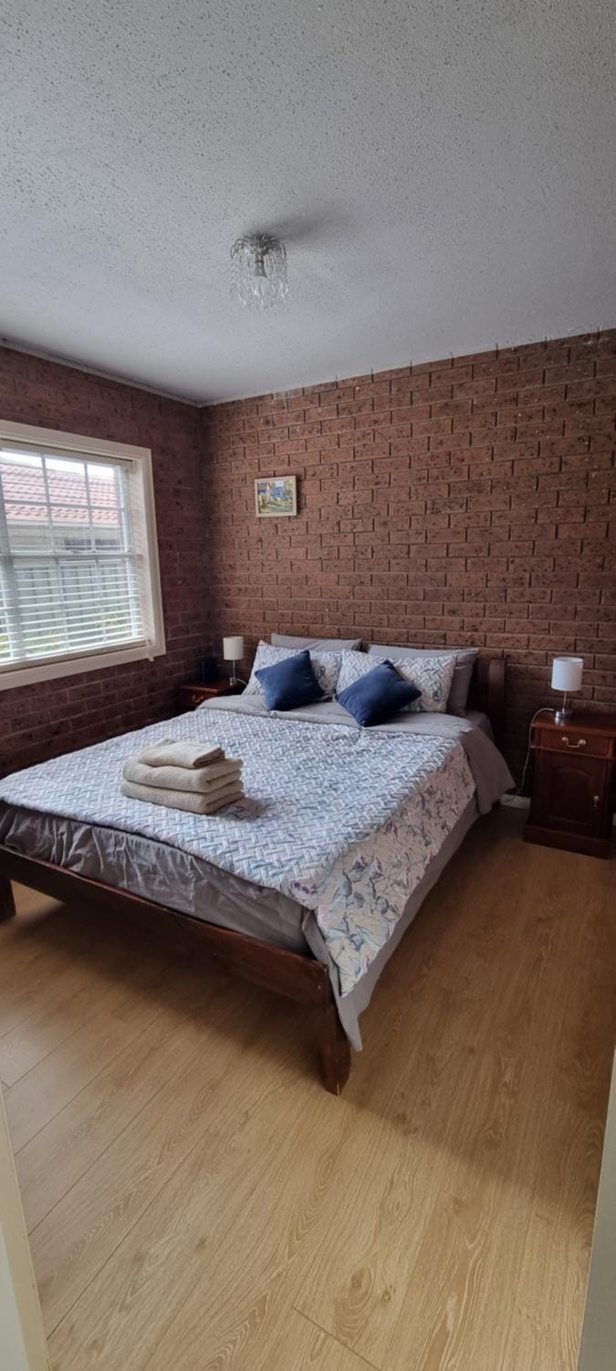Apartment 1 - Family size apartment - 13 minutes to Melbourne Airport Apartment in Melbourne