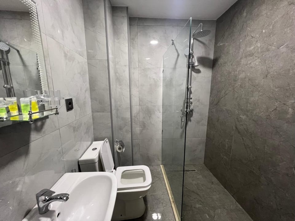 Shower, Toilet, Bathroom