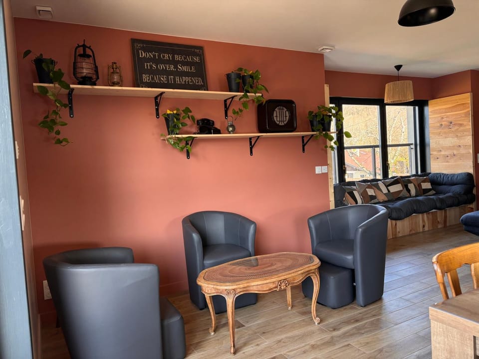 Lounge or bar