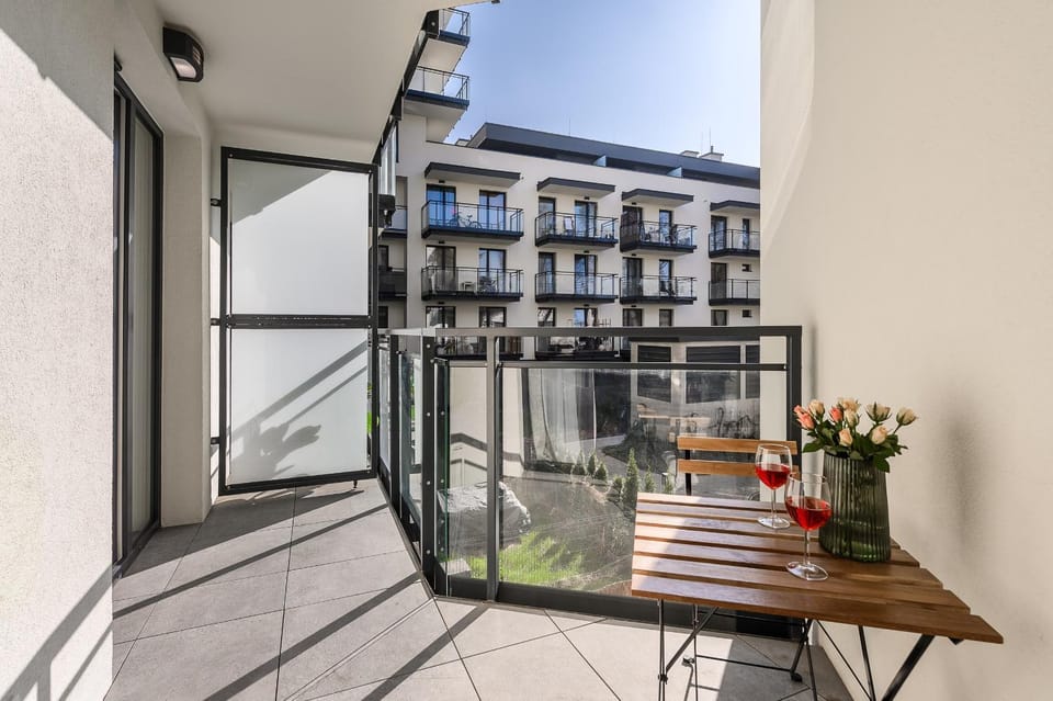 Property building, Day, View (from property/room), Balcony/Terrace, Dining area