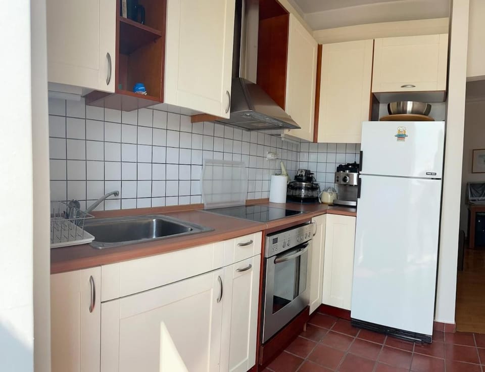 Play Pause Stay Comfy Apartment with Fast Internet Apartment in South Athens