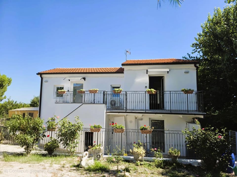 Property building, Garden, View (from property/room), Balcony/Terrace, Garden view