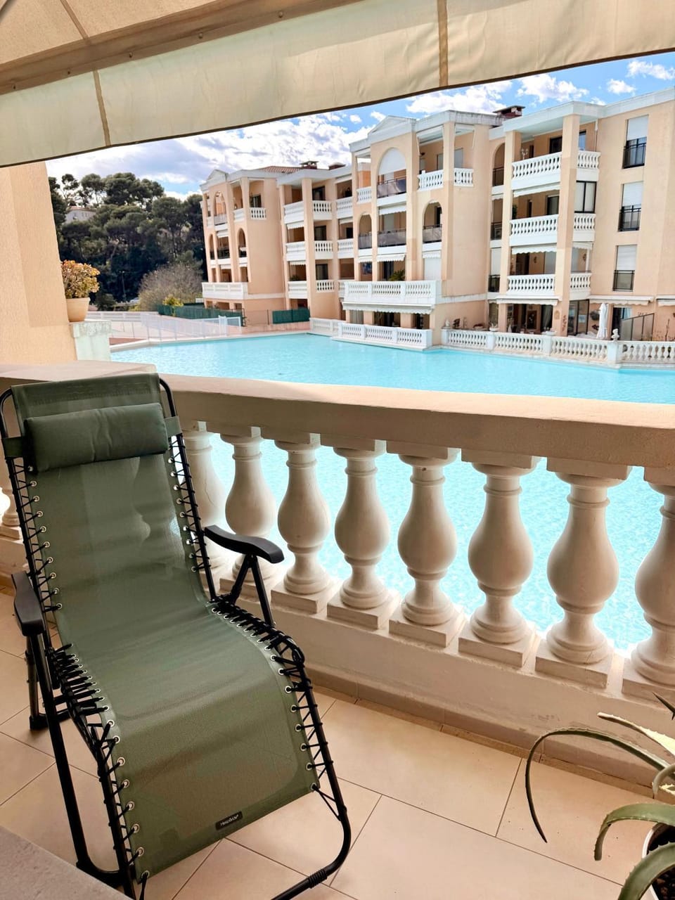 View (from property/room), Balcony/Terrace, Pool view