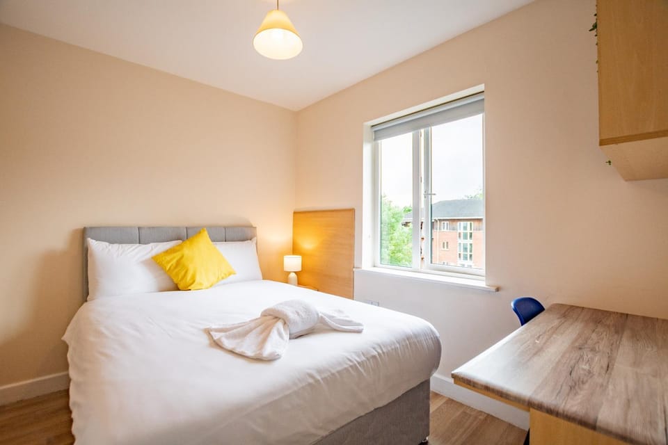 Bed, Photo of the whole room, Bedroom, towels
