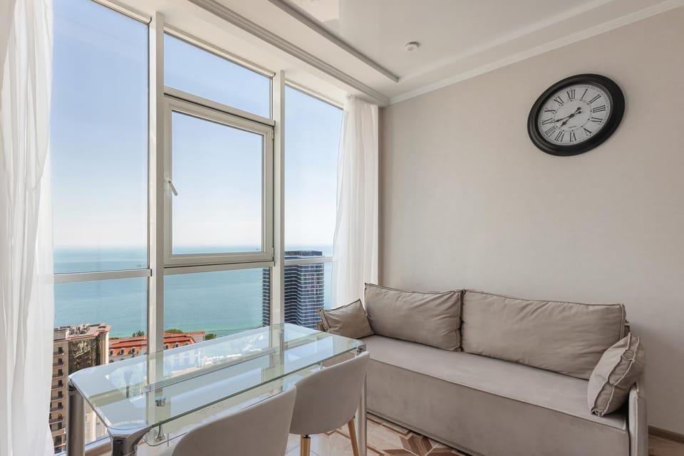 View (from property/room), Dining area, Sea view