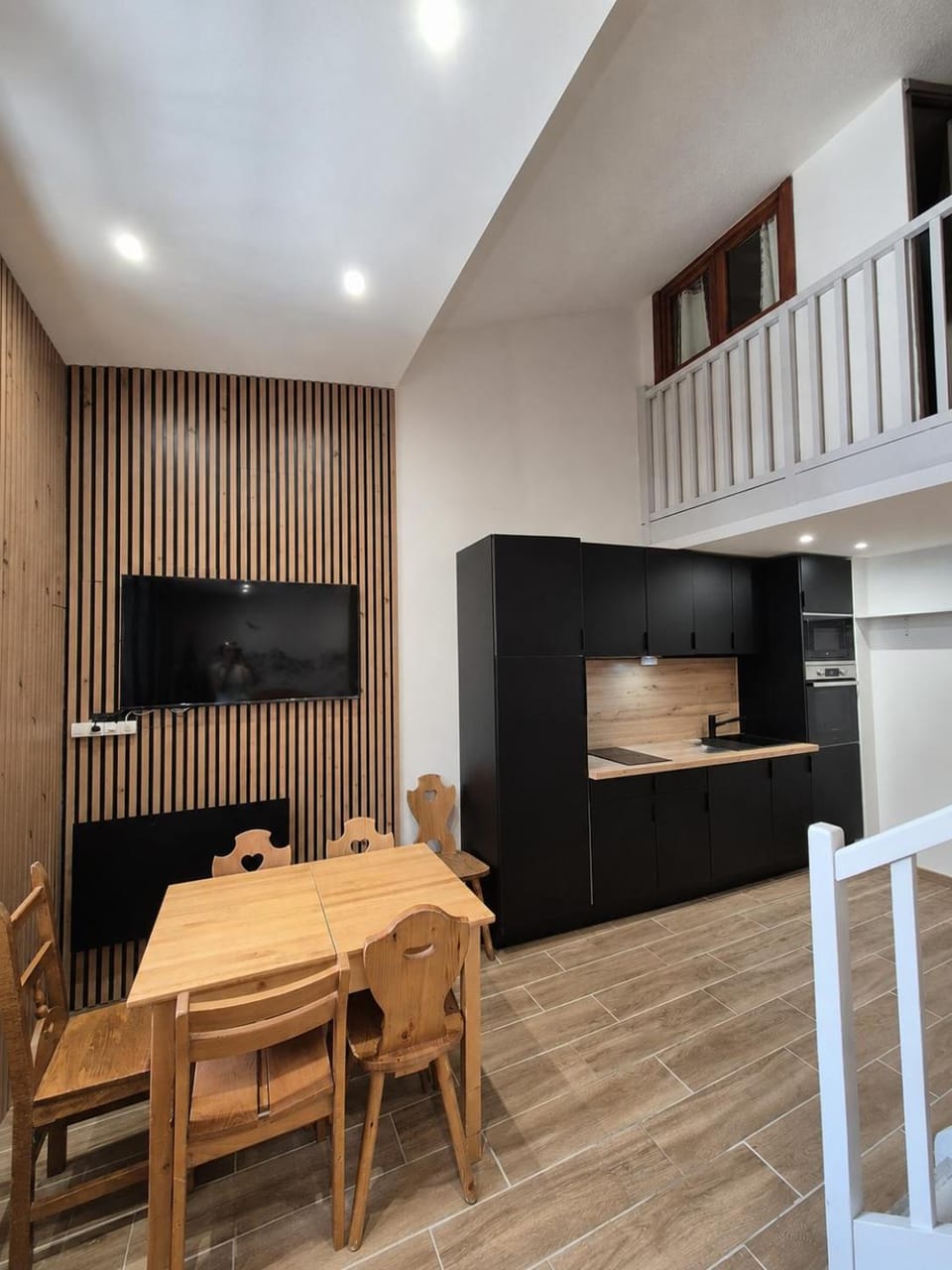 TV and multimedia, Kitchen or kitchenette, Seating area, Dining area