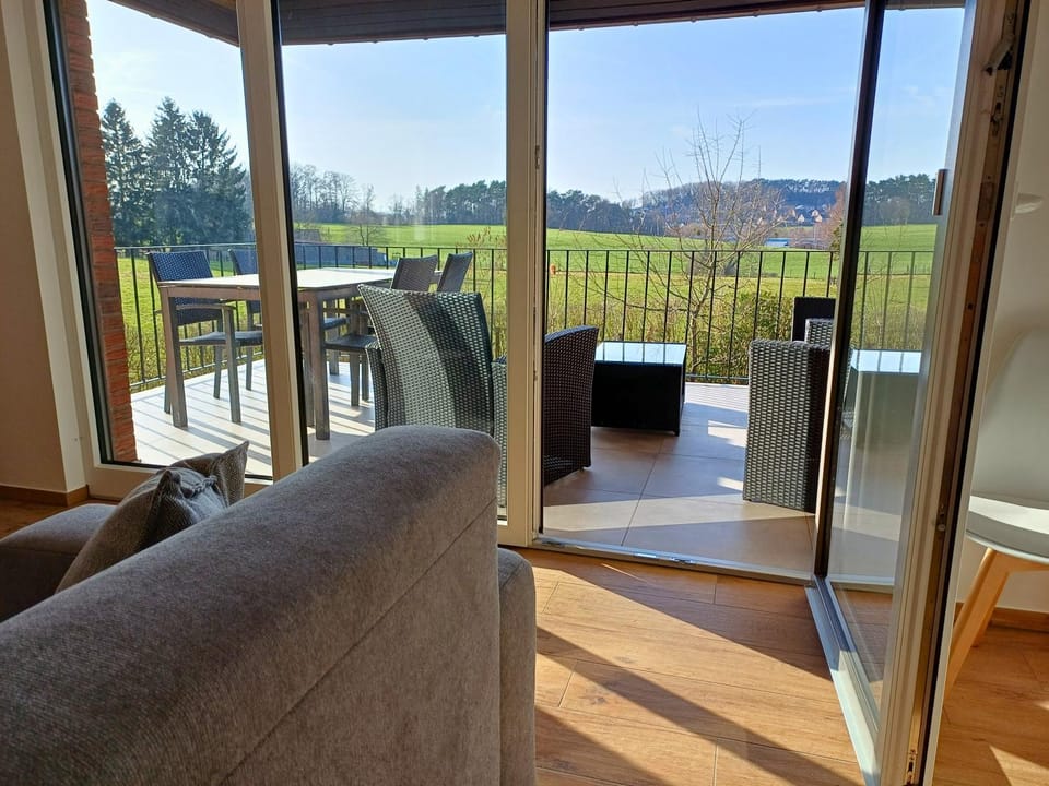 View (from property/room), Balcony/Terrace, Garden view