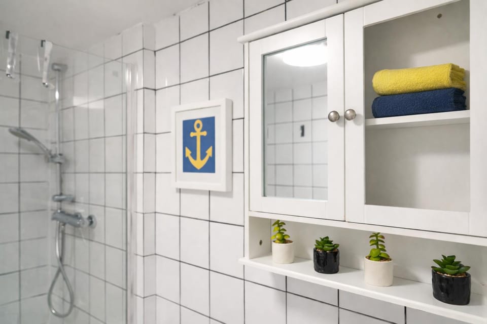 Shower, Bathroom, towels
