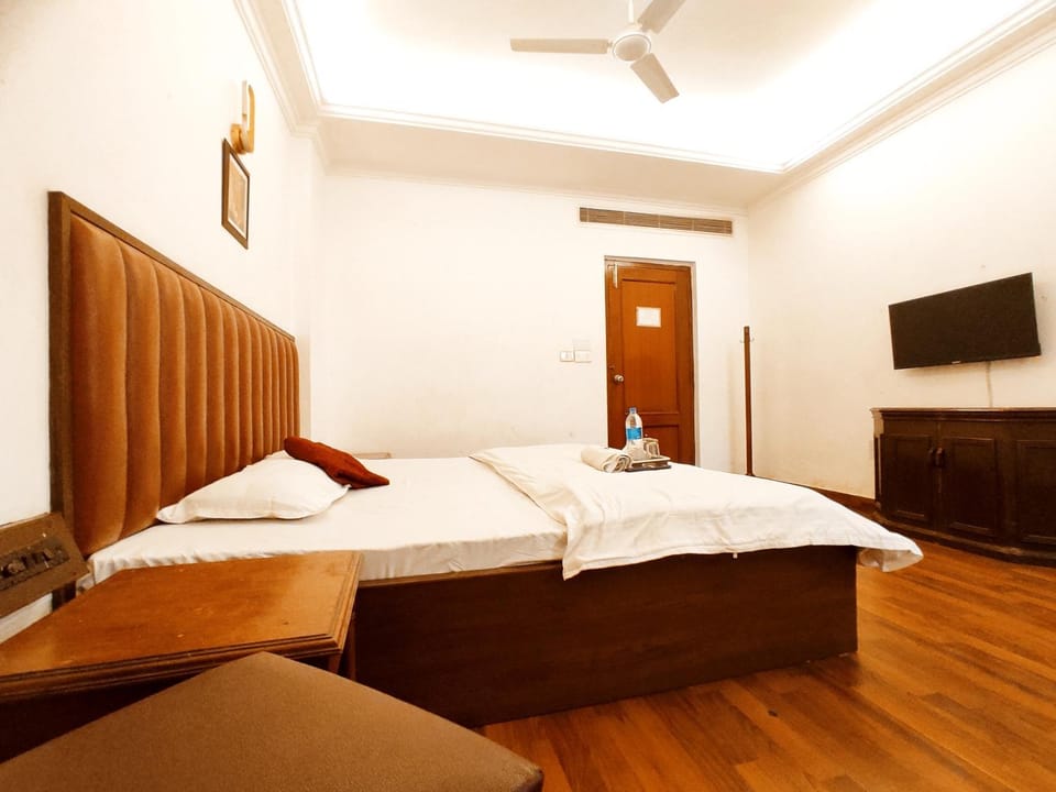 THE GRAND PLAZA - A Vintage Rooms By Organica Group Hotel in Punjab, India