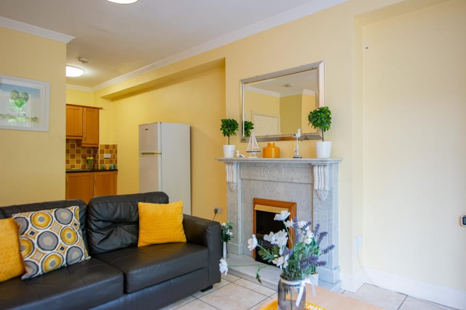 Kitchen or kitchenette, Living room, oven, stove