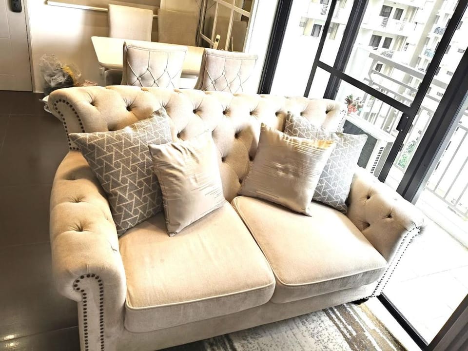 luxury 2BR condo Near NAIA Apartment hotel in Las Pinas