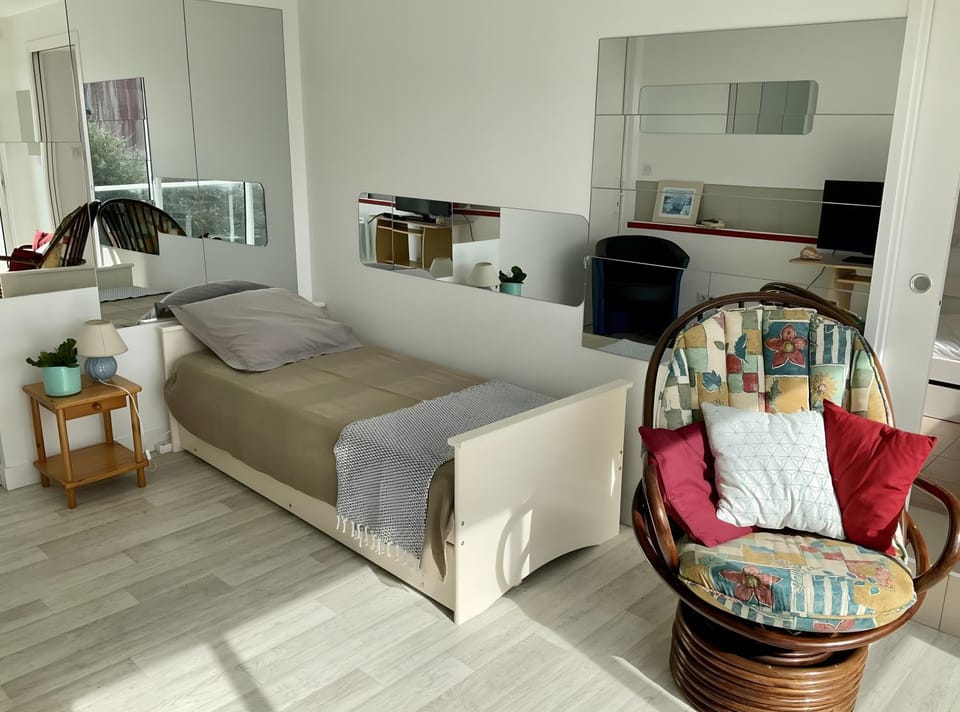 Living room, Bedroom