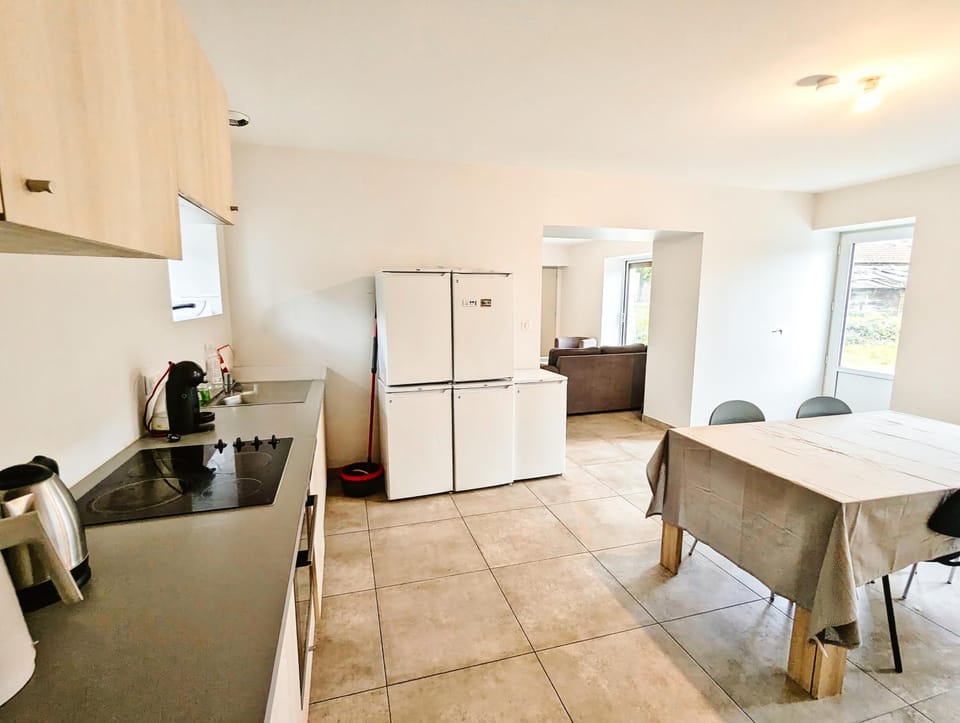 Coffee/tea facilities, Communal kitchen, oven, stove