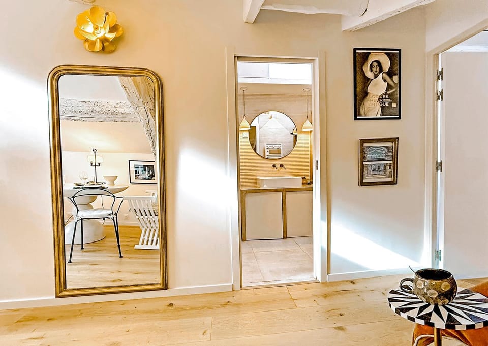 Bathroom, Living room, Dining area