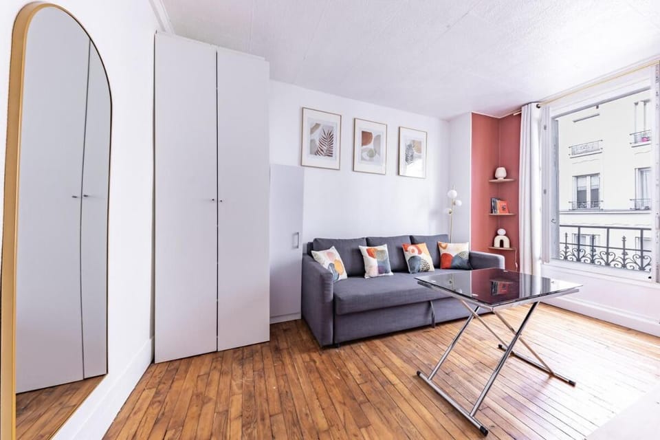 3 Stars Cozy Bright Apartment ,Levallois for 2 Apartment in Levallois-Perret