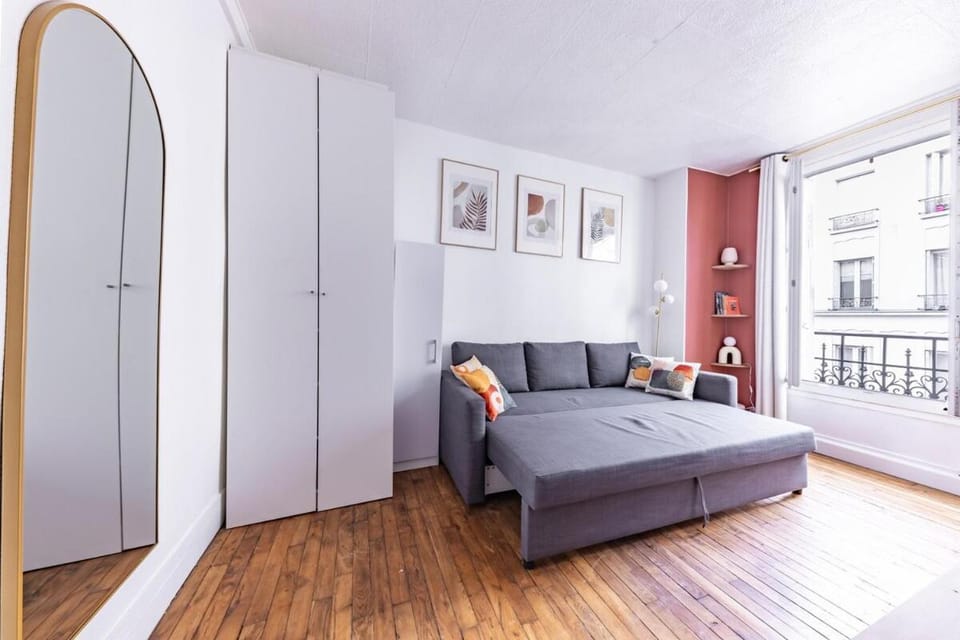 3 Stars Cozy Bright Apartment ,Levallois for 2 Apartment in Levallois-Perret