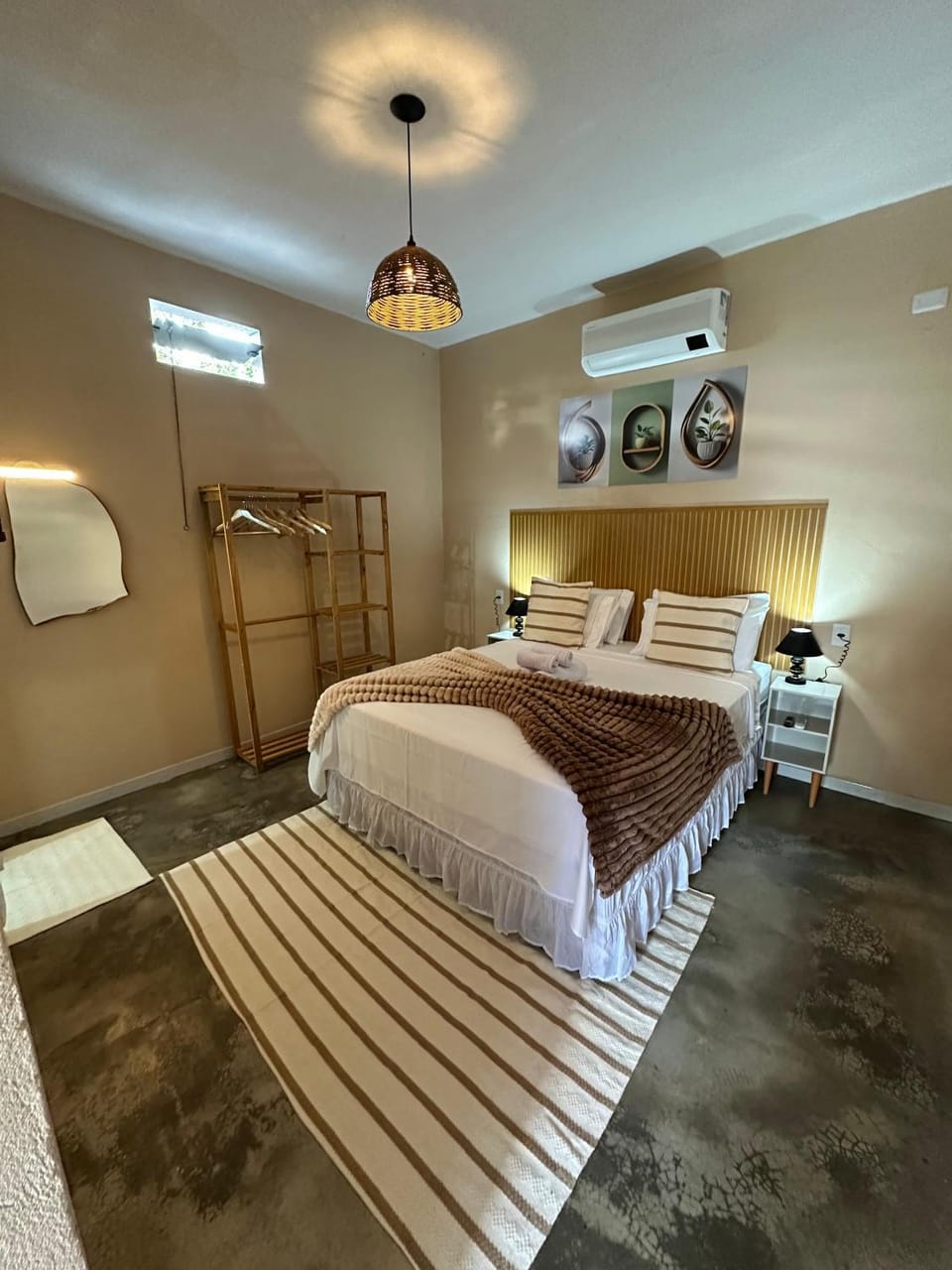 Bed, Photo of the whole room, Bedroom, towels, air conditioner