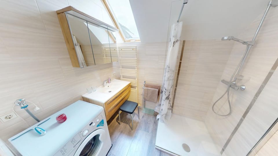 Shower, Toilet, washing machine