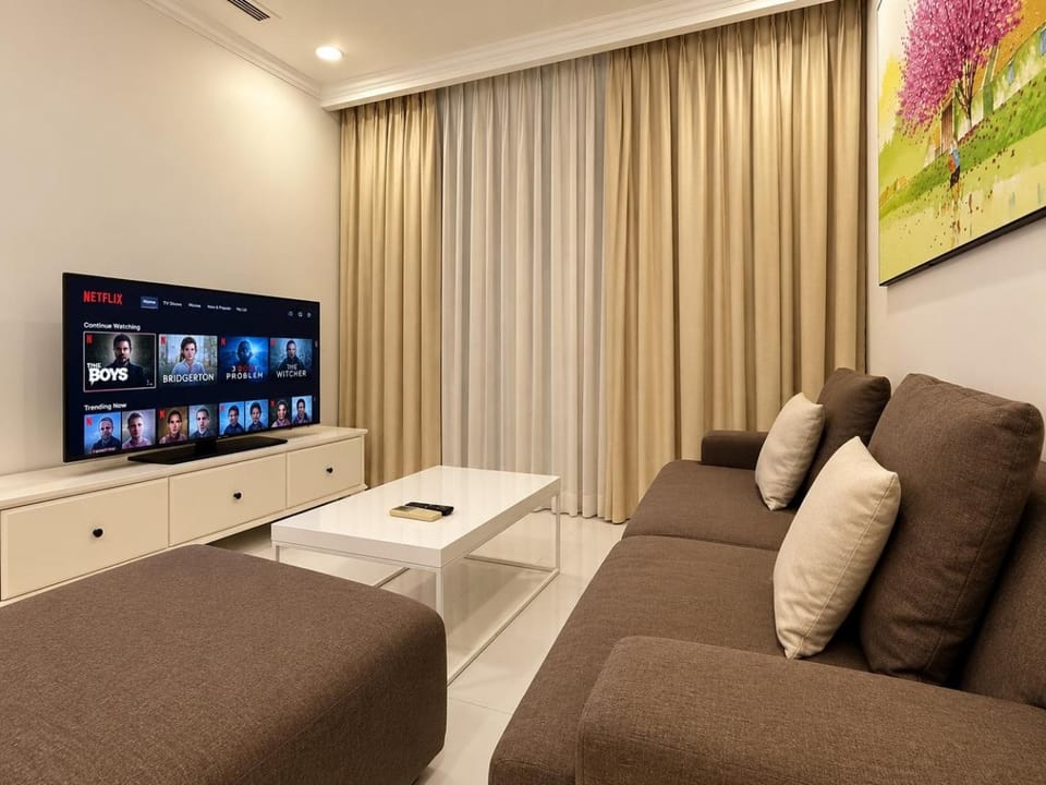 Landmark Apartment - VinHomes Central Park - Premium Residence Apartment in Ho Chi Minh City