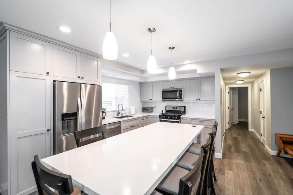 Remodeled Gem Balboa Island Beach House- 129 Opal home House in Balboa Island