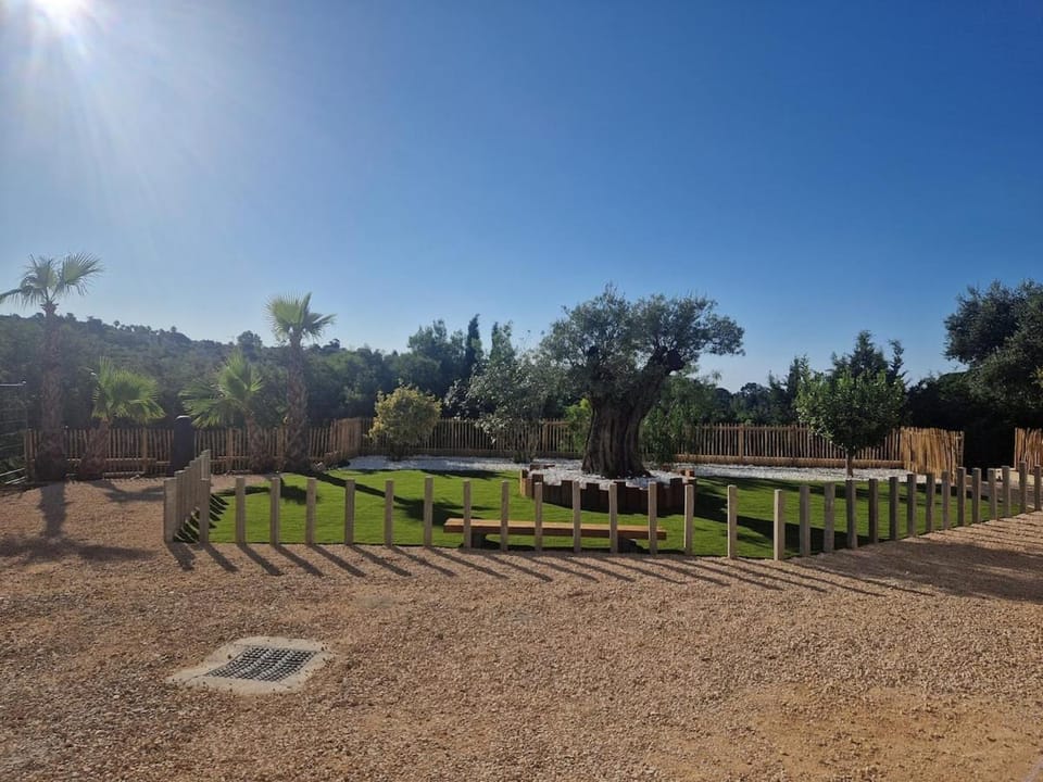 Appartement 4 personnes avec grande terrasse, 1 chambre et 1 coin nuit Apartment in Sainte-Maxime