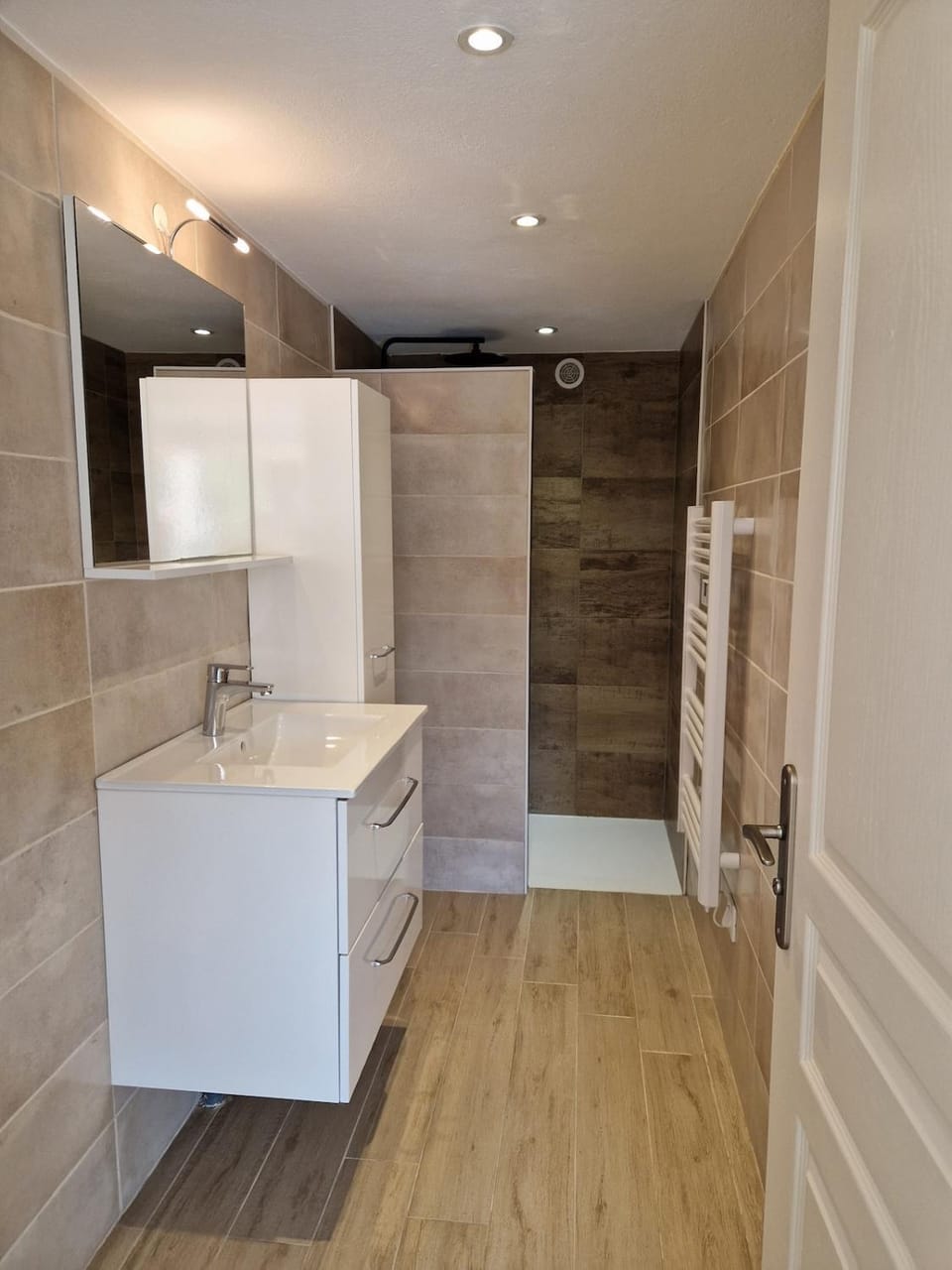 Appartement 4 personnes avec grande terrasse, 1 chambre et 1 coin nuit Apartment in Sainte-Maxime