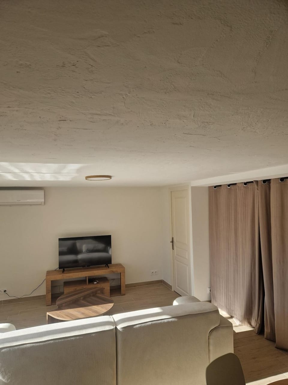 Appartement 4 personnes avec grande terrasse, 1 chambre et 1 coin nuit Apartment in Sainte-Maxime