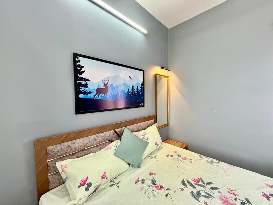 Voguish 1RK Retreat with Terrace, Near Sector 5 Metro - Prime Salt Lake Location Apartment in Kolkata