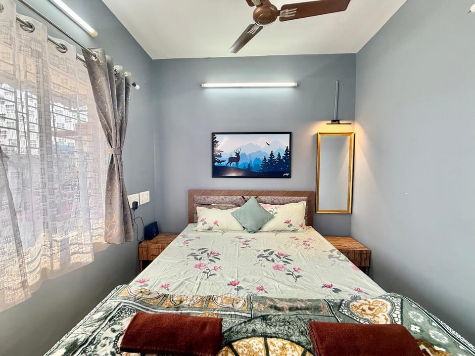 Voguish 1RK Retreat with Terrace, Near Sector 5 Metro - Prime Salt Lake Location Apartment in Kolkata