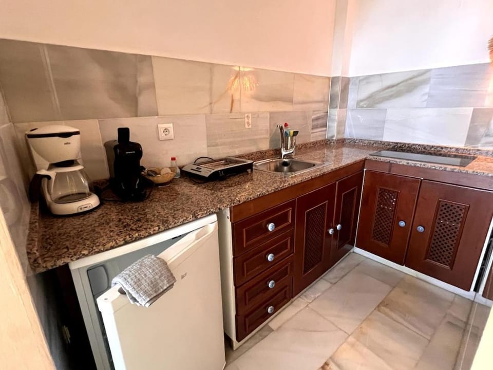 Kitchen or kitchenette, kitchen