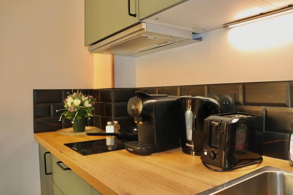 Coffee/tea facilities, toaster
