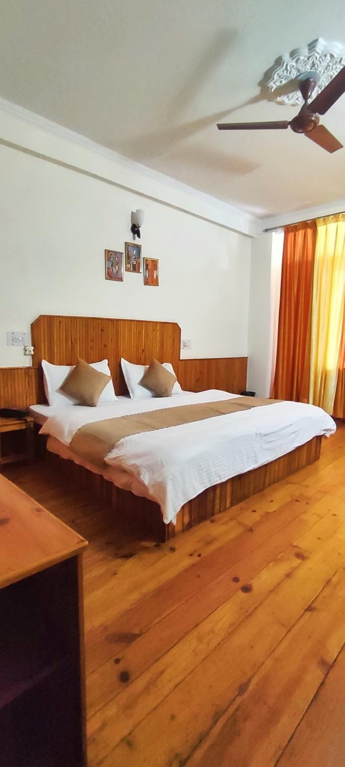 Soham's Chateau De Naggar - Manali Hotel in Himachal Pradesh
