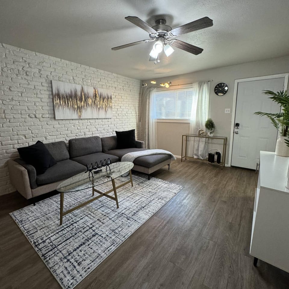 CL Dallas F1 Apartment in Dallas