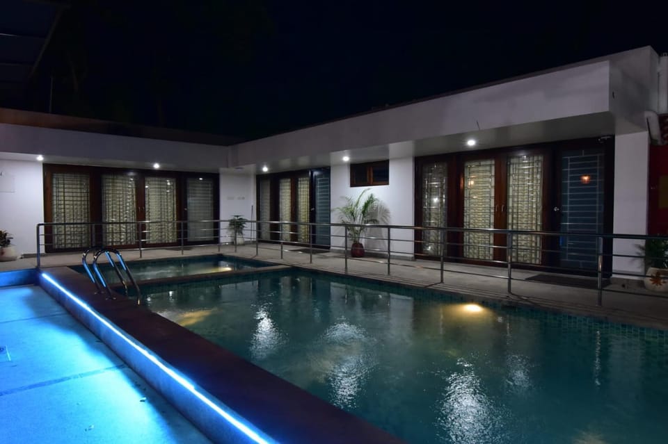 Night, Swimming pool