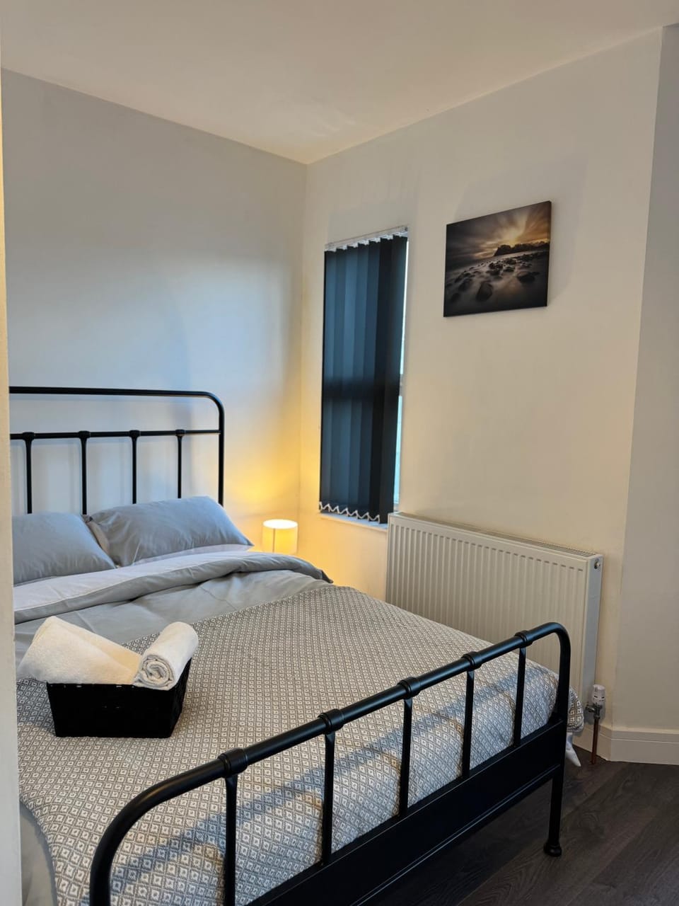 Modern Ensuite Studio Rooms, Mansfield Road, Luton Bed and Breakfast in Luton