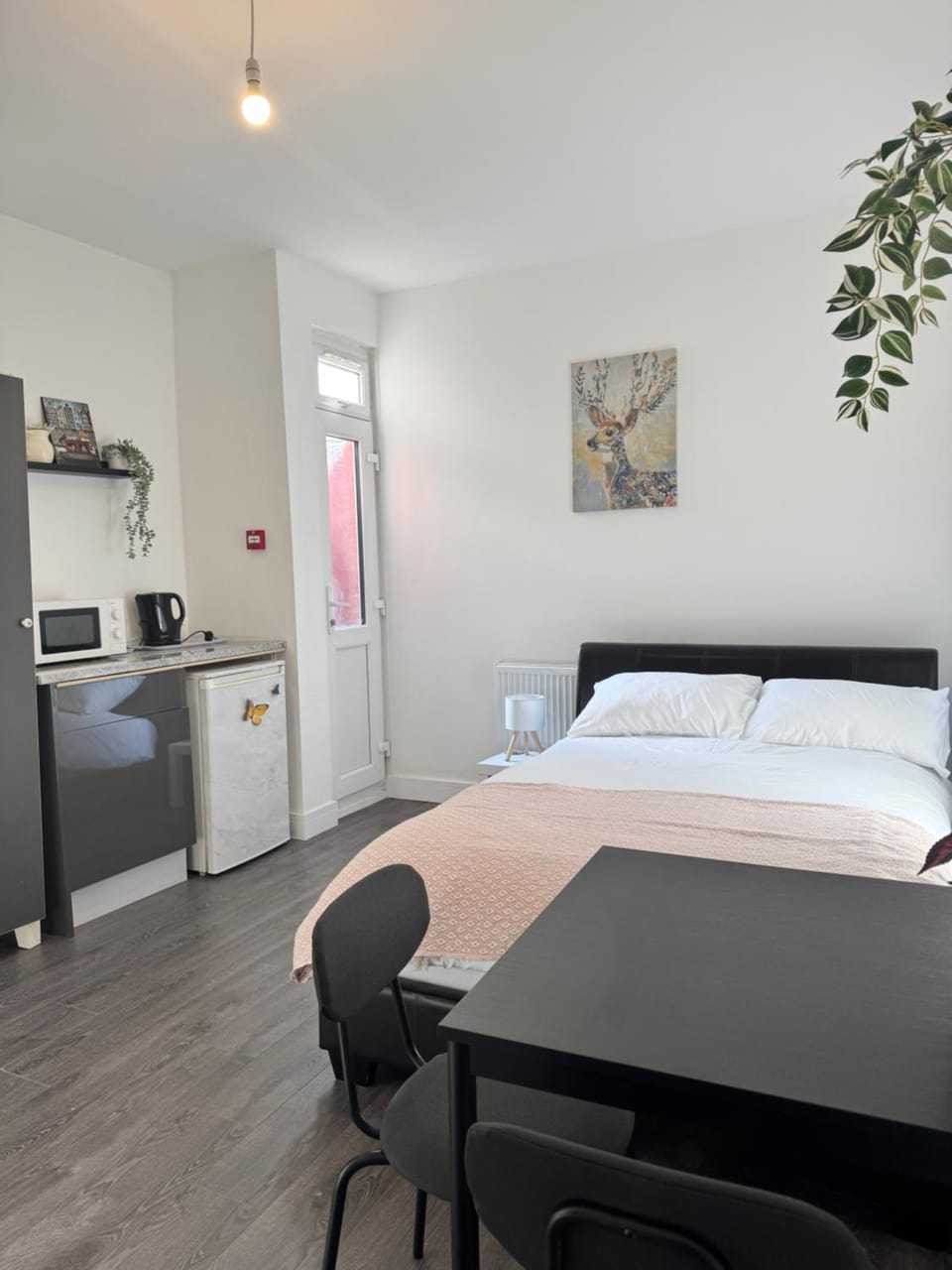 Modern Ensuite Studio Rooms, Mansfield Road, Luton Bed and Breakfast in Luton