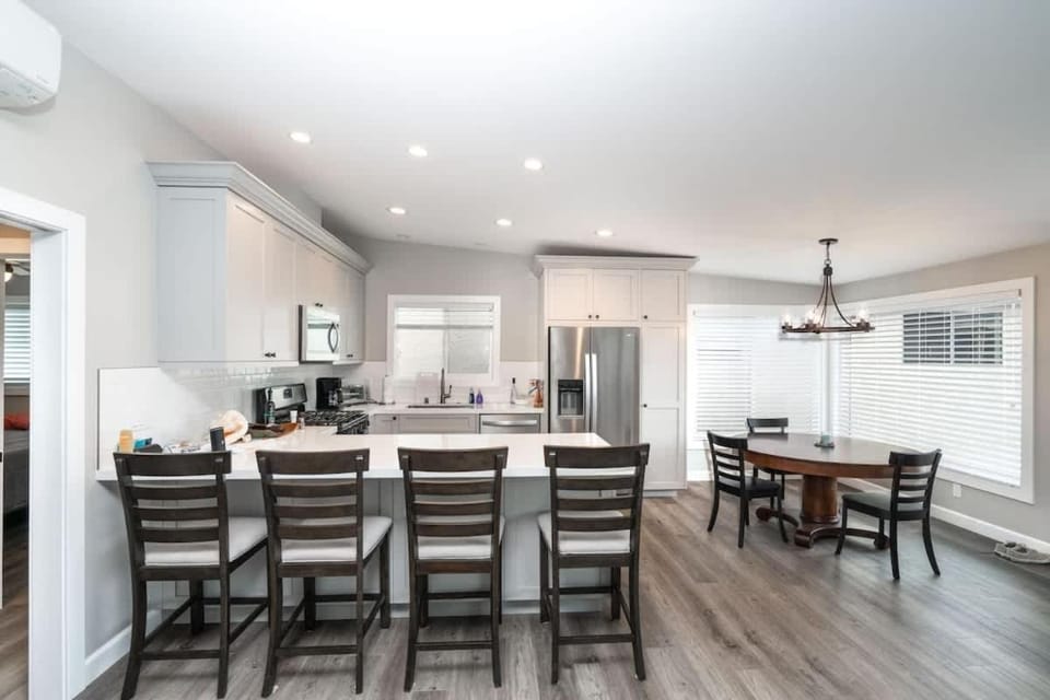 Remodeled Balboa Island Gem- 129 Opal B home House in Balboa Island