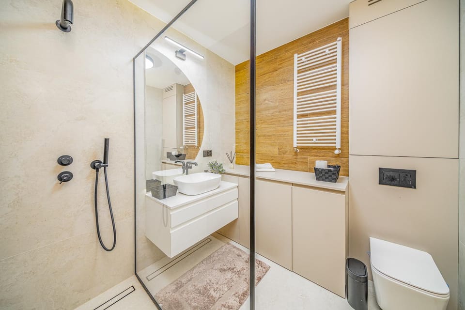 Shower, Toilet, Bathroom