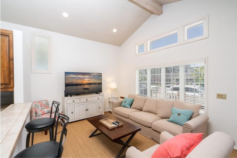 Quintessential Balboa Island Gem home House in Balboa Island
