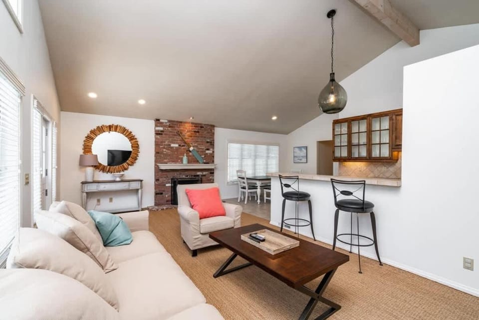 Quintessential Balboa Island Gem home House in Balboa Island