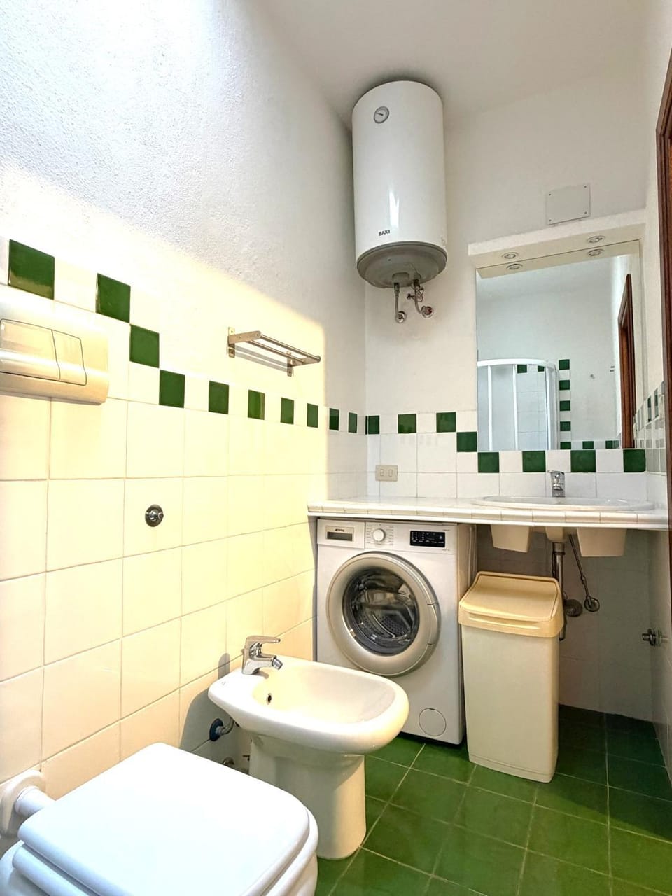 Bathroom, washing machine
