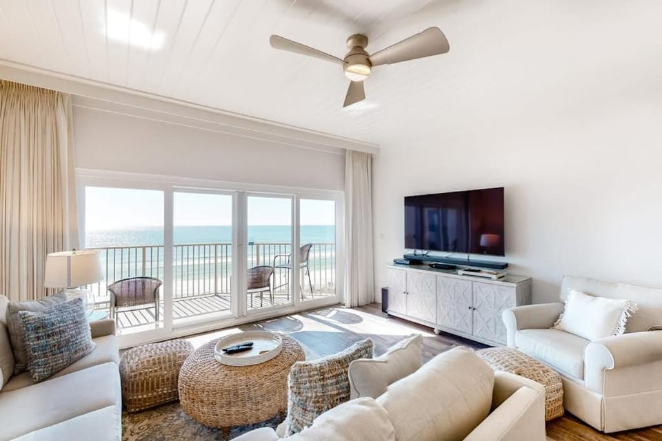Bright Waterfront Condo with Pool and Hot Tub House in Miramar Beach
