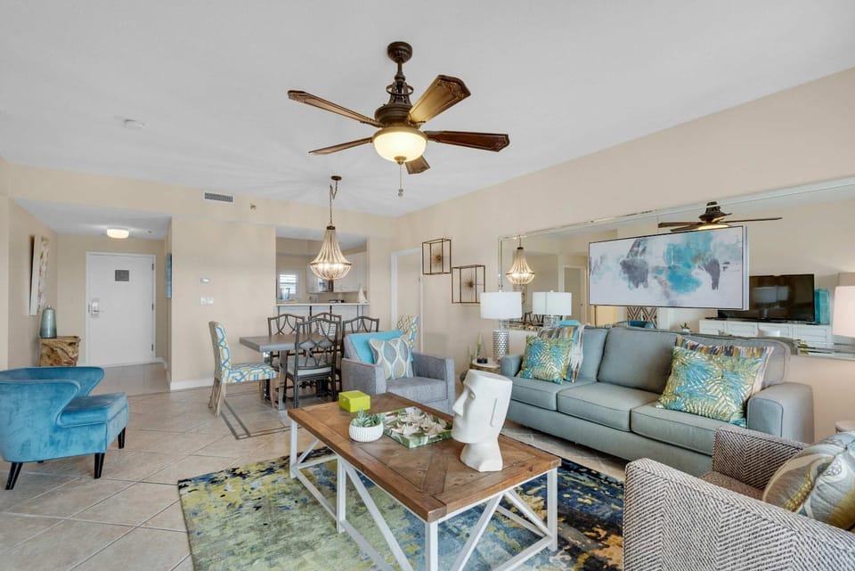 Gulf View Resort Condo with Balcony Pools and Hot Tub Apartment in Miramar Beach