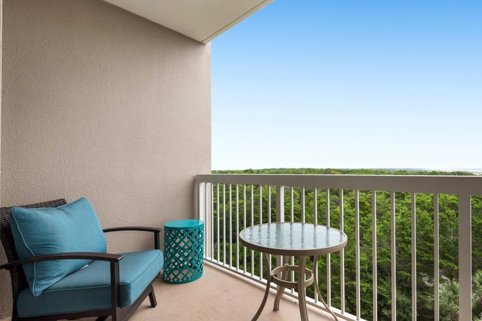 Gulf View Resort Condo with Balcony Pools and Hot Tub Apartment in Miramar Beach