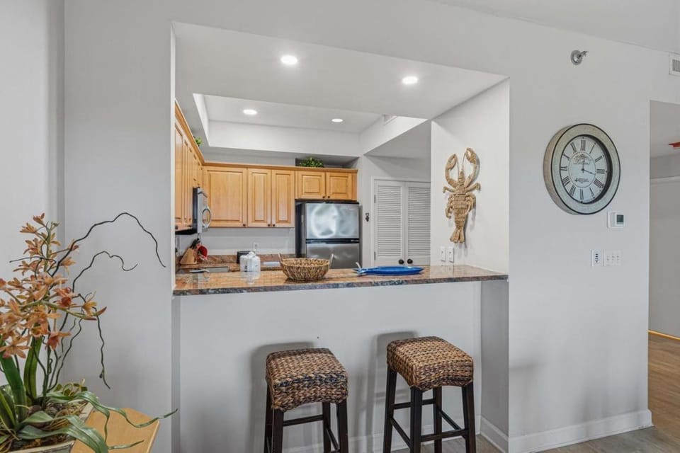 Easy Beach Walk Pools and Hot Tubs Apartment in Miramar Beach