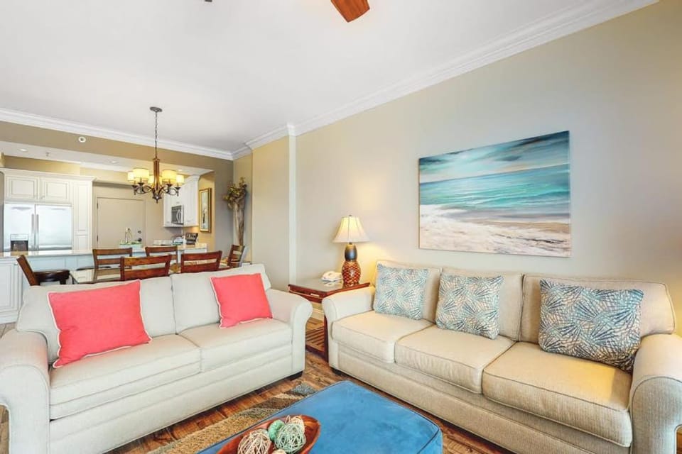 Stylish Gulf-Front Condo with Balcony and Gym House in Miramar Beach