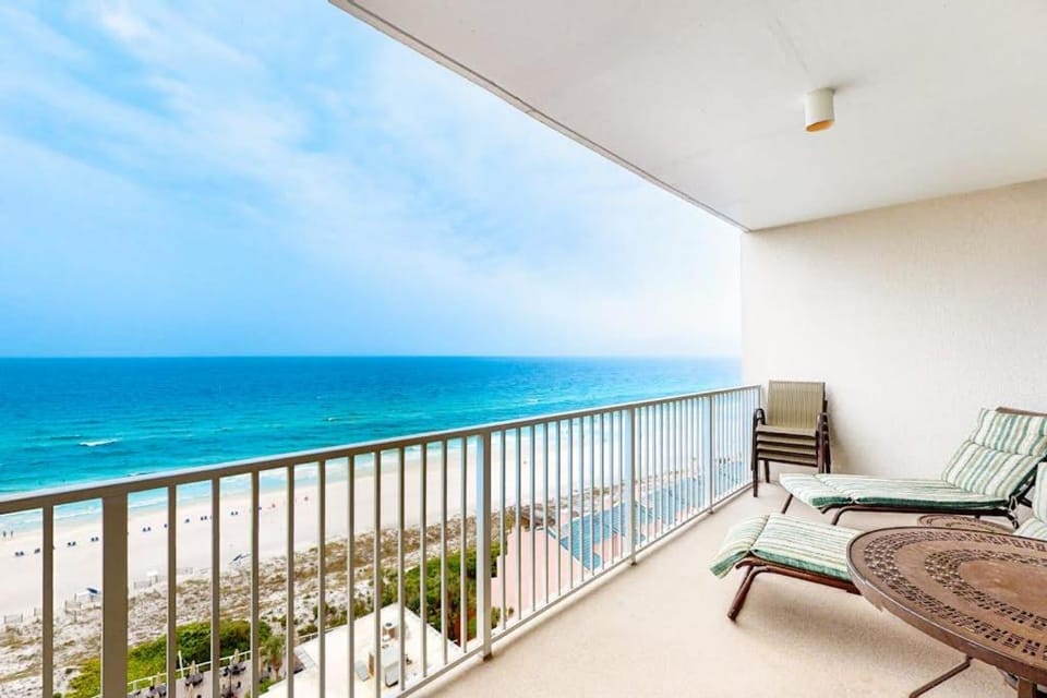 Stylish Gulf-Front Condo with Balcony and Gym House in Miramar Beach