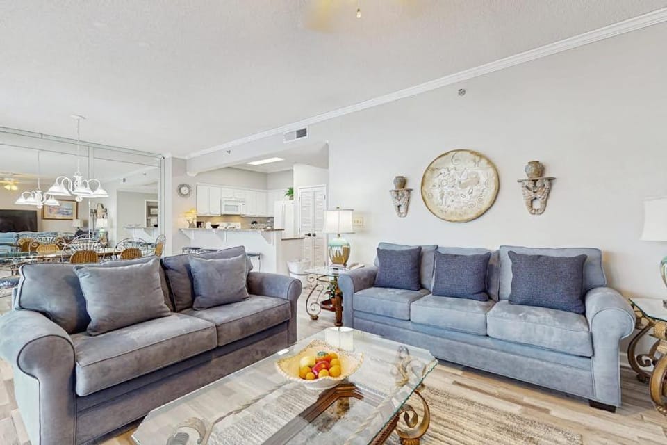 11th-Floor Gulf-Front Condo with Pools House in Miramar Beach