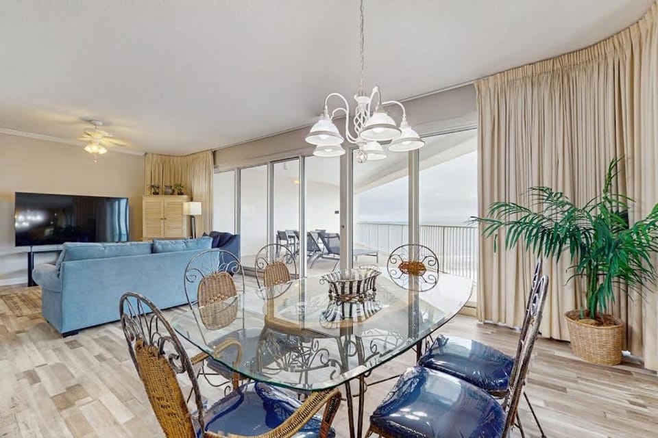 11th-Floor Gulf-Front Condo with Pools House in Miramar Beach
